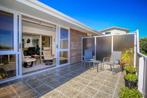 Photo of property in 33 Marine Parade, Carters Beach, Westport, 7825