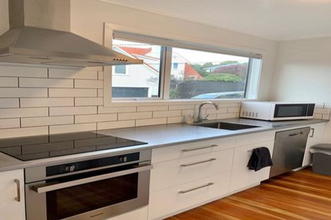 Photo of property in 2/74 Creswick Terrace, Northland, Wellington, 6012