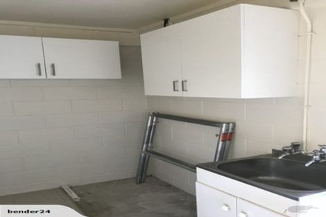 Photo of property in 1/46 John Dee Crescent, Red Beach, 0932