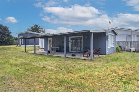 Photo of property in 5 Bayly Street, Baylys Beach, Dargaville, 0377