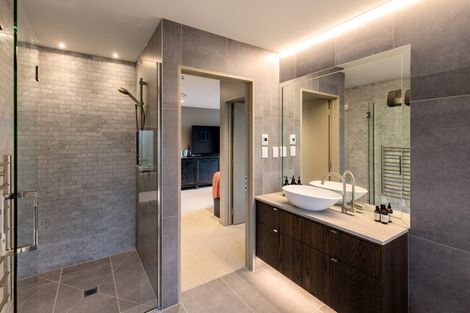 Photo of property in 37 Mount Pleasant Road, Mount Pleasant, Christchurch, 8081