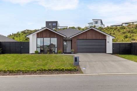 Photo of property in 22 Queen Charlotte Drive, Aotea, Porirua, 5024