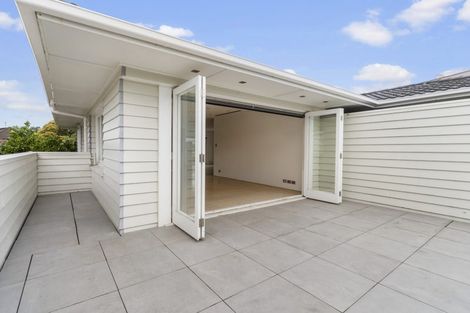 Photo of property in 7 Cecil Road, Milford, Auckland, 0620