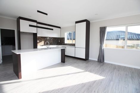 Photo of property in 80 Jeroboam Loop, Kumeu, 0810