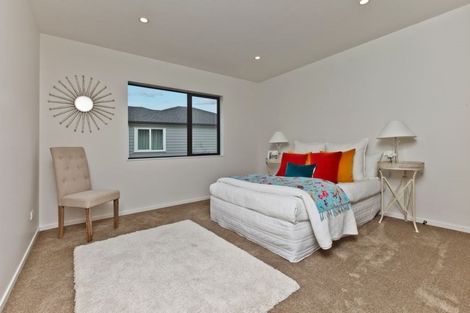 Photo of property in 18 Spyglass Street, Red Beach, 0932