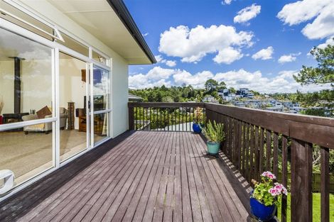 Photo of property in 17 Bushglen Court, Browns Bay, Auckland, 0630