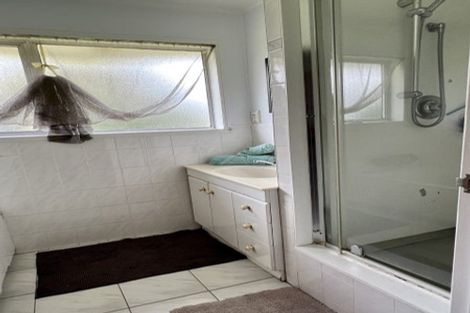 Photo of property in 19 Cascades Road, Pakuranga Heights, Auckland, 2010