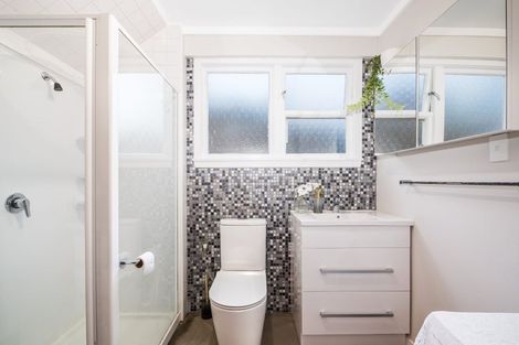 Photo of property in 20 Freemans Way, Pinehaven, Upper Hutt, 5019