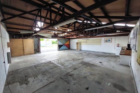 Photo of property in 37 Shaw Road, Oratia, Auckland, 0604