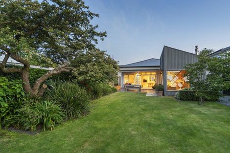 Photo of property in 48 Derwent Street, Island Bay, Wellington, 6023