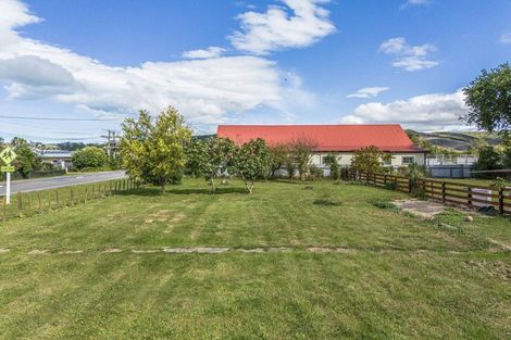 Photo of property in 10 Dundas Street, Porangahau, 4291