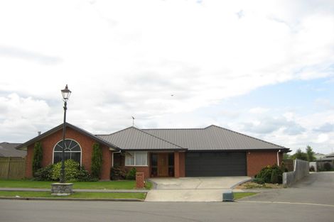 Photo of property in 9 Lowe Place, Rangiora, 7400