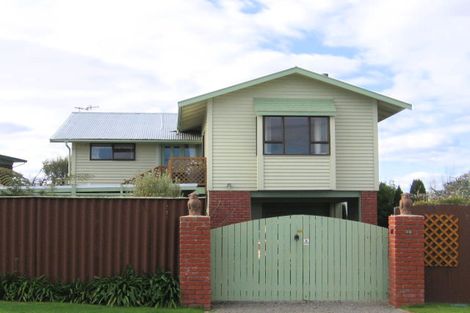 Photo of property in 39 Shortt Street, Foxton Beach, Foxton, 4815