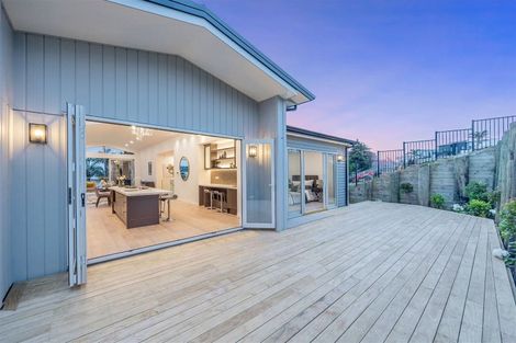 Photo of property in 2 Craigs Way, Hobsonville, Auckland, 0616