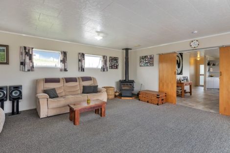 Photo of property in 18 Marohemo Road, Maungaturoto, 0583