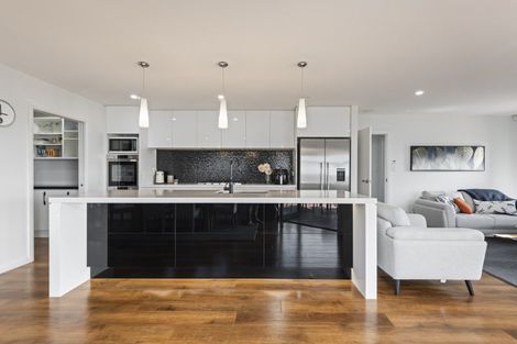 Photo of property in 25 Silicon Way, Fitzherbert, Palmerston North, 4410