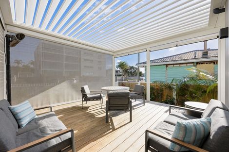 Photo of property in 63 Milford Road, Milford, Auckland, 0620