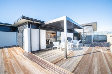 Photo of property in 3 Stratford Court, Fitzherbert, Palmerston North, 4410