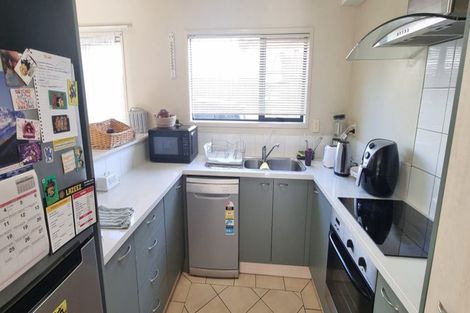 Photo of property in 47 Tiri Tiri Road, Birkdale, Auckland, 0626