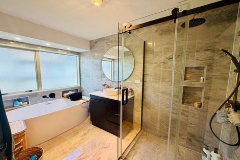Photo of property in 4 Willowbank Close, East Tamaki Heights, Auckland, 2016