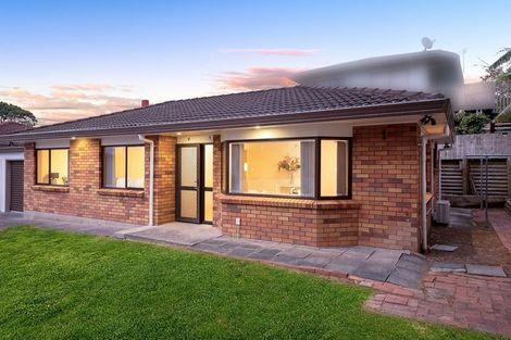 Photo of property in 2/27 Rata Street, New Lynn, Auckland, 0600