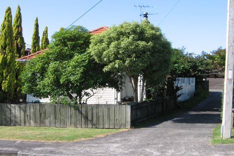Photo of property in 1/43 Hill Crescent, New Lynn, Auckland, 0600