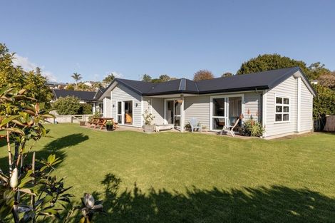 Photo of property in 2 Mckenna Lane, Omokoroa, 3114