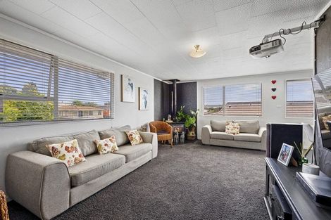 Photo of property in 11 Virginia Place, Whalers Gate, New Plymouth, 4310