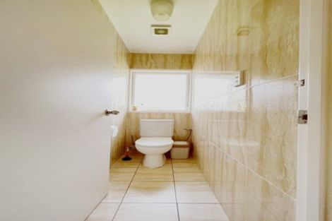 Photo of property in 5 Serrita Avenue, Sunnyhills, Auckland, 2010