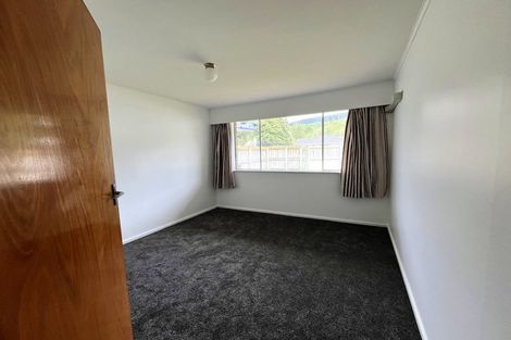 Photo of property in 1/246 Main Road, Tawa, Wellington, 5028