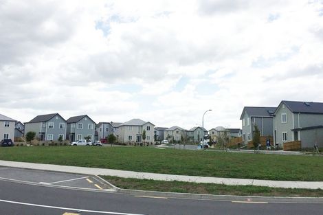 Photo of property in 29 Stitchbird Crescent, Papakura, 2110