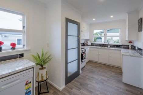 Photo of property in 33 Rugby Street, Levin, 5510