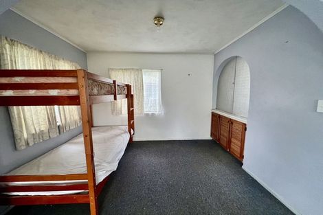 Photo of property in 37 Borich Road, Sunnyvale, Auckland, 0612