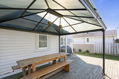 Photo of property in 117 Tipahi Street, Nelson South, Nelson, 7010