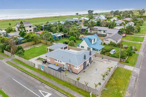 Photo of property in 20 Cook Street, Carters Beach, Westport, 7825
