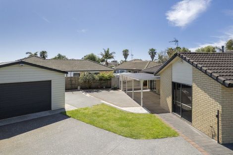 Photo of property in 1 Corinth Grove, Papamoa Beach, Papamoa, 3118