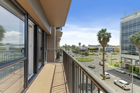 Photo of property in The Rennaissance, 5j/18 Ronwood Avenue, Manukau, Auckland, 2104