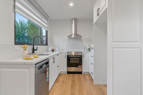 Photo of property in 1/9 Kimdale Place, Totara Heights, Auckland, 2105