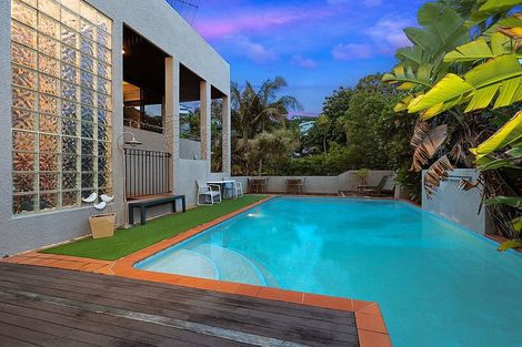 Photo of property in 28 Penguin Drive, Murrays Bay, Auckland, 0630