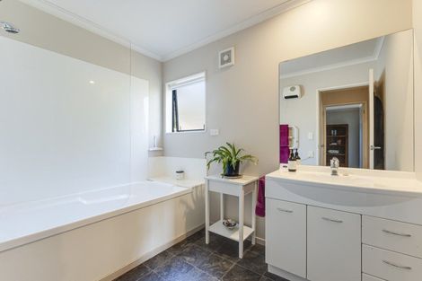 Photo of property in 3b Arapeta Place, Takaka, 7110