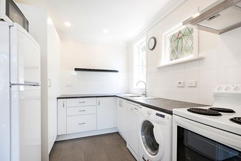 Photo of property in 2 Kopiko Way, Brooklyn, Wellington, 6021