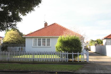 Photo of property in 100 Nuffield Avenue, Marewa, Napier, 4110