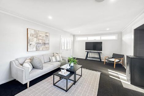 Photo of property in 6 Dymock Place, Bishopdale, Christchurch, 8053