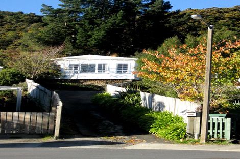 Photo of property in 5 Mokopuna Grove, Stokes Valley, Lower Hutt, 5019