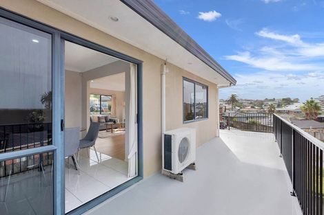 Photo of property in 10 San Pedro Place, Henderson, Auckland, 0612