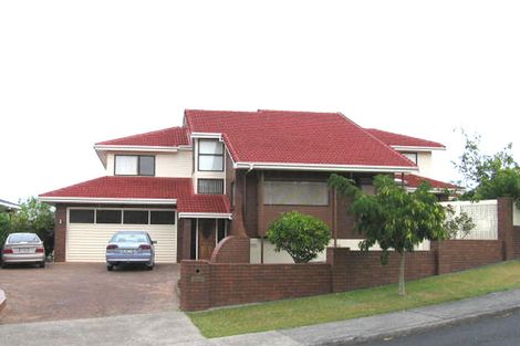 Photo of property in 69 Manhattan Heights, Glendene, Auckland, 0602