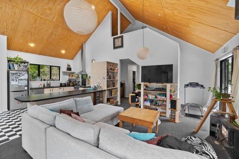 Photo of property in 140 Shaw Road, Oratia, Auckland, 0604