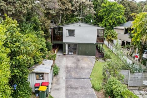 Photo of property in 25 Waiora Road, Stanmore Bay, Whangaparaoa, 0932