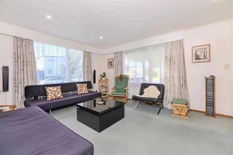 Photo of property in 18 Lavelle Road, Henderson, Auckland, 0612