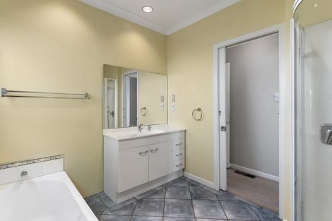 Photo of property in 137 Union Road, Howick, Auckland, 2014